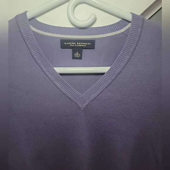 Banana Republic Men's Luxury Blend Silk Cashmere V-Neck Pullover Sweater Size S - Picture 2 of 4